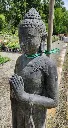 Bouddha standing main jointe.webp