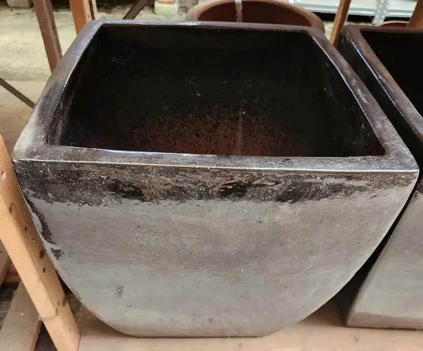 Pot émaillé Carré Conique BLACK 44 H54 cm (JDB)