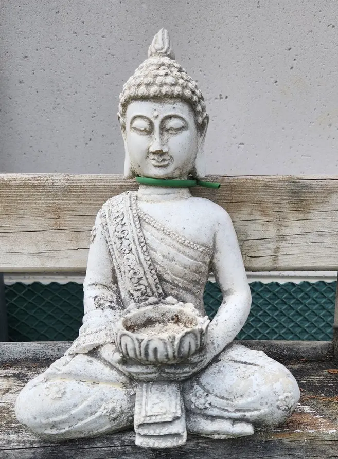Bouddha assis Ht 30 cm béton patiné (REF-B2)