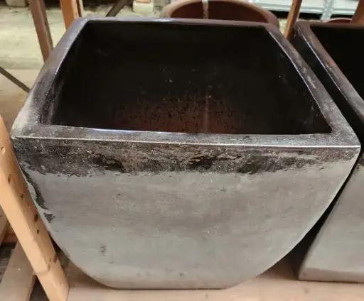 [136971] Pot émaillé Carré Conique BLACK 44 H54 cm (JDB)