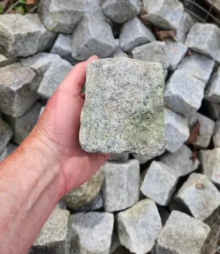 [104459] Pavés granit portugais gris 8 x 10 cm vrac / kg