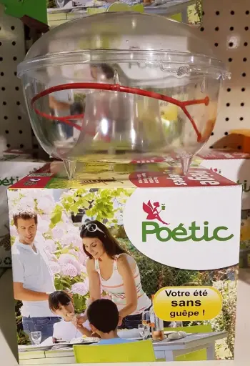 [121355] Piege a guêpes en plastique translucide BHR