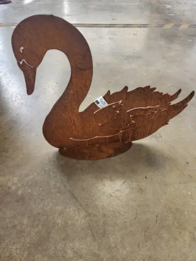 [0999182] Cygne assis. H53x46cm 						 					 					 			 						 			 						  					 						 			 						 					 						 					 			 						 						 					 						  Acier Corten   
